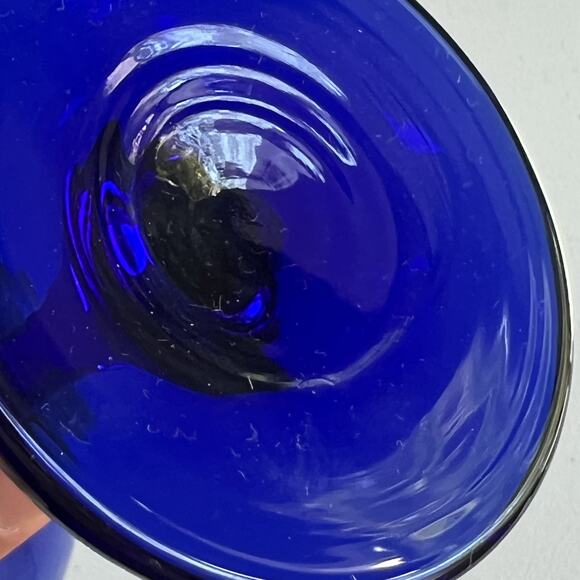 Hand blown Stemmed Wine Glasses Set of 4 Cobalt Blue 8.5" Tall - Picture 4 of 6